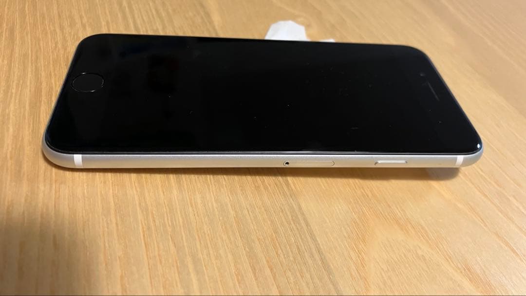 赤*郎様 iphone SE2（第2世代） ホワイト 64GB 箱なし SIMフ
