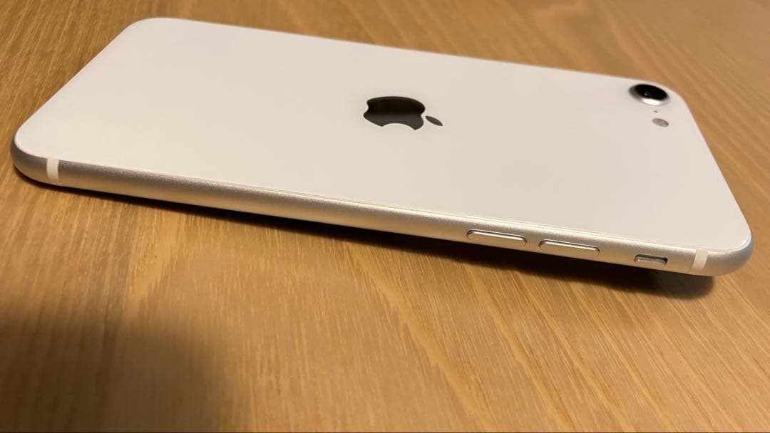 赤*郎様 iphone SE2（第2世代） ホワイト 64GB 箱なし SIMフ