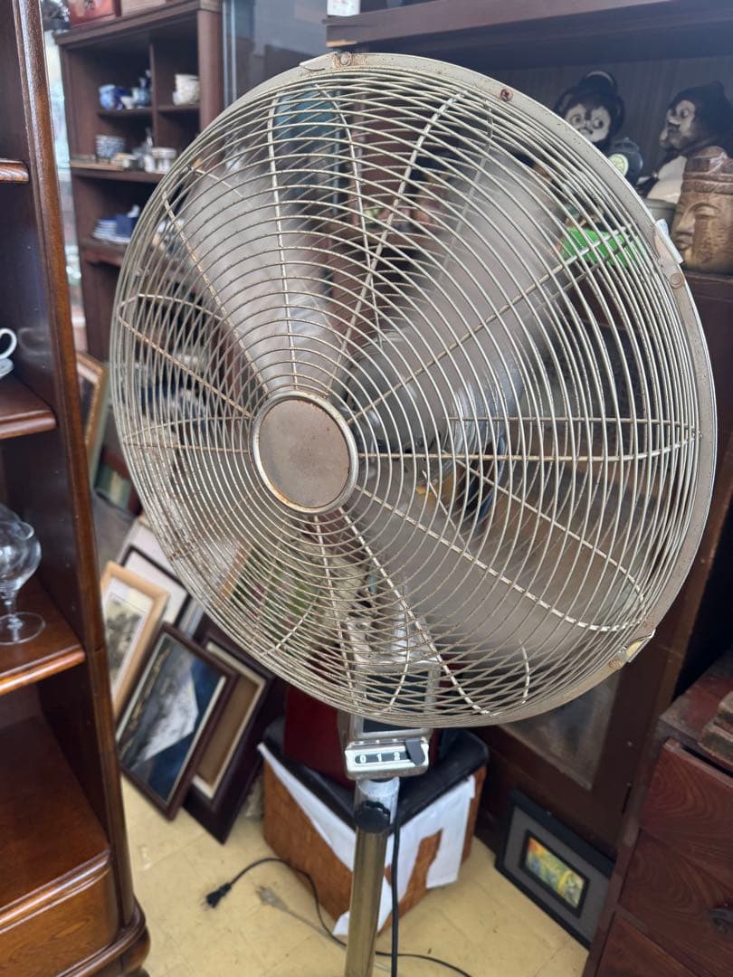 アンティーク扇風機　岩谷マテリアル　スタンドファン メタル製 3段階風量