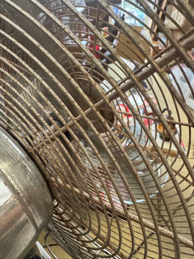 アンティーク扇風機　岩谷マテリアル　スタンドファン メタル製 3段階風量