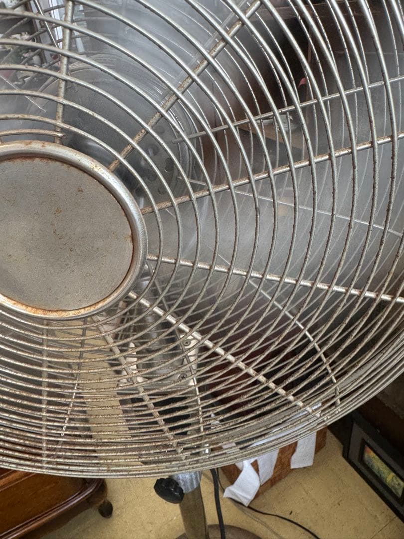 アンティーク扇風機　岩谷マテリアル　スタンドファン メタル製 3段階風量