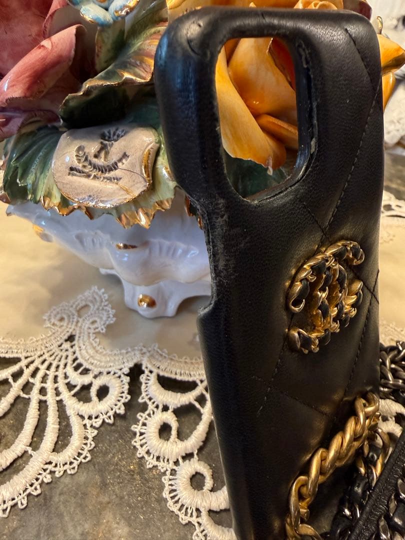 CHANEL iPhone11pro スマホケース　ショルダー