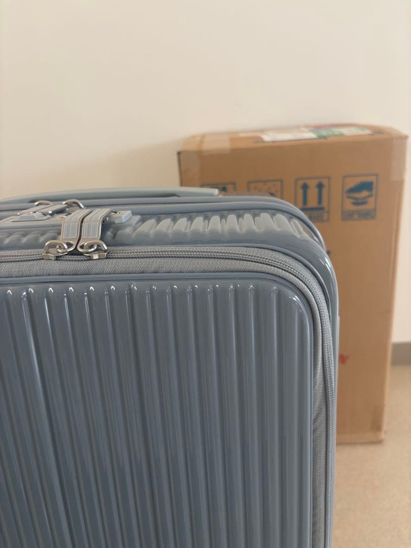 イノベーターLIMITED EDITION スーツケース