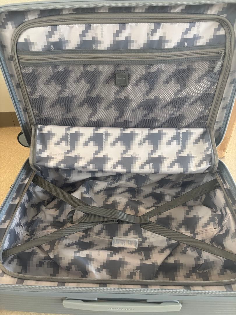 イノベーターLIMITED EDITION スーツケース