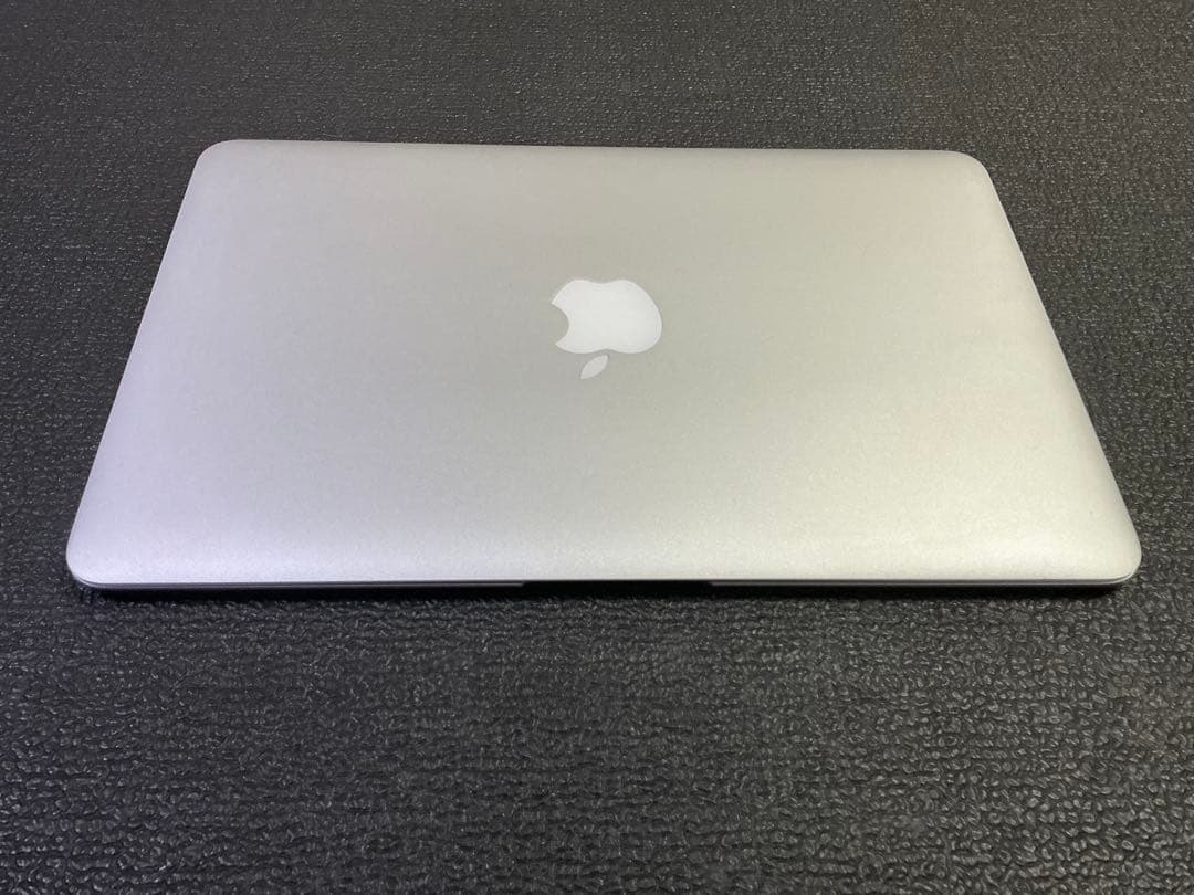 動作美品　MacBook Air A1465