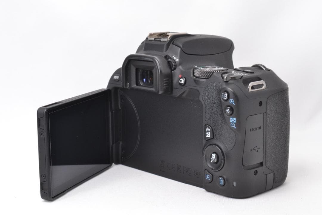 ■美品 S数7,950回 ■ キャノン　Canon Kiss X9 レンズキット