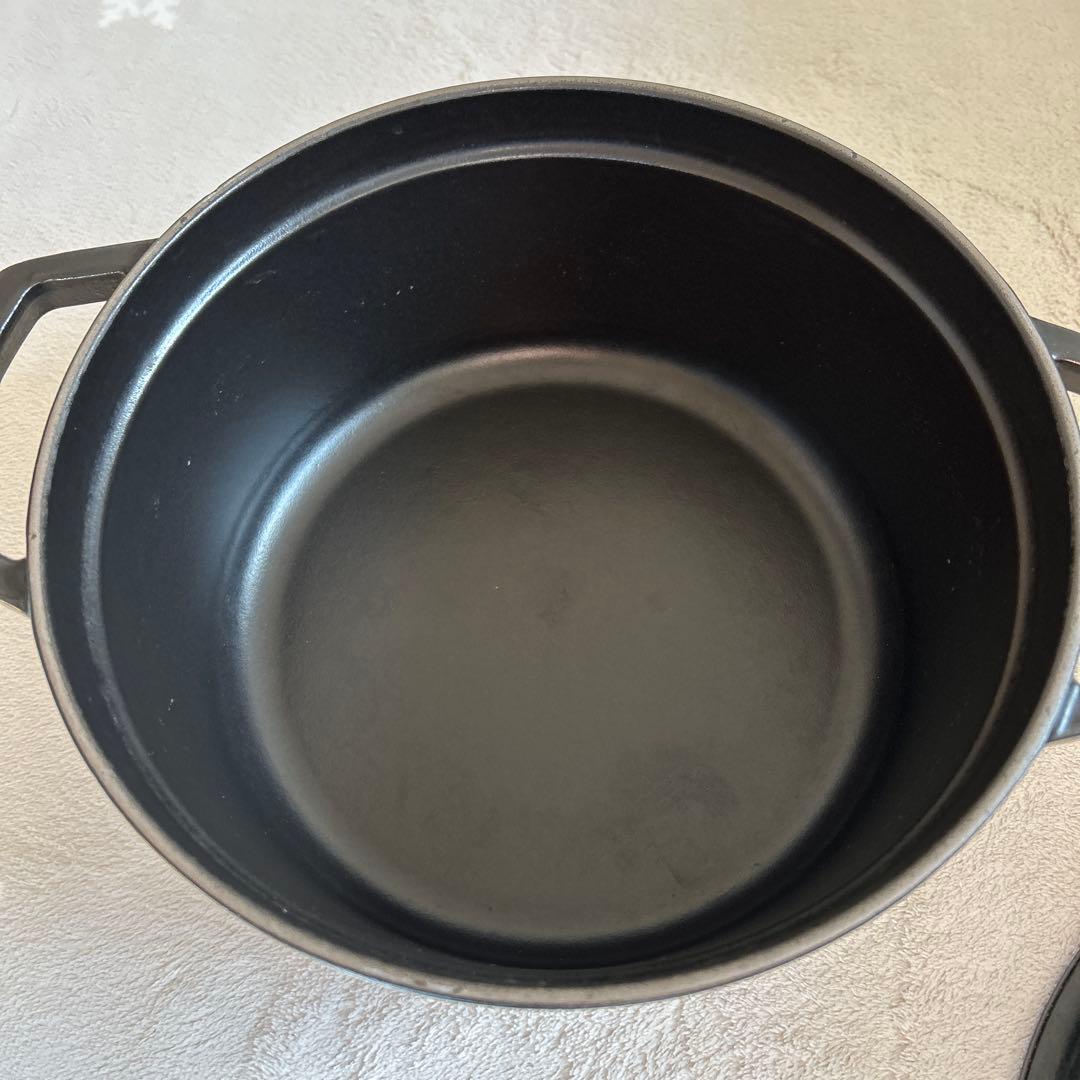 STAUB LA COCOTTE 22cm 鍋　黒