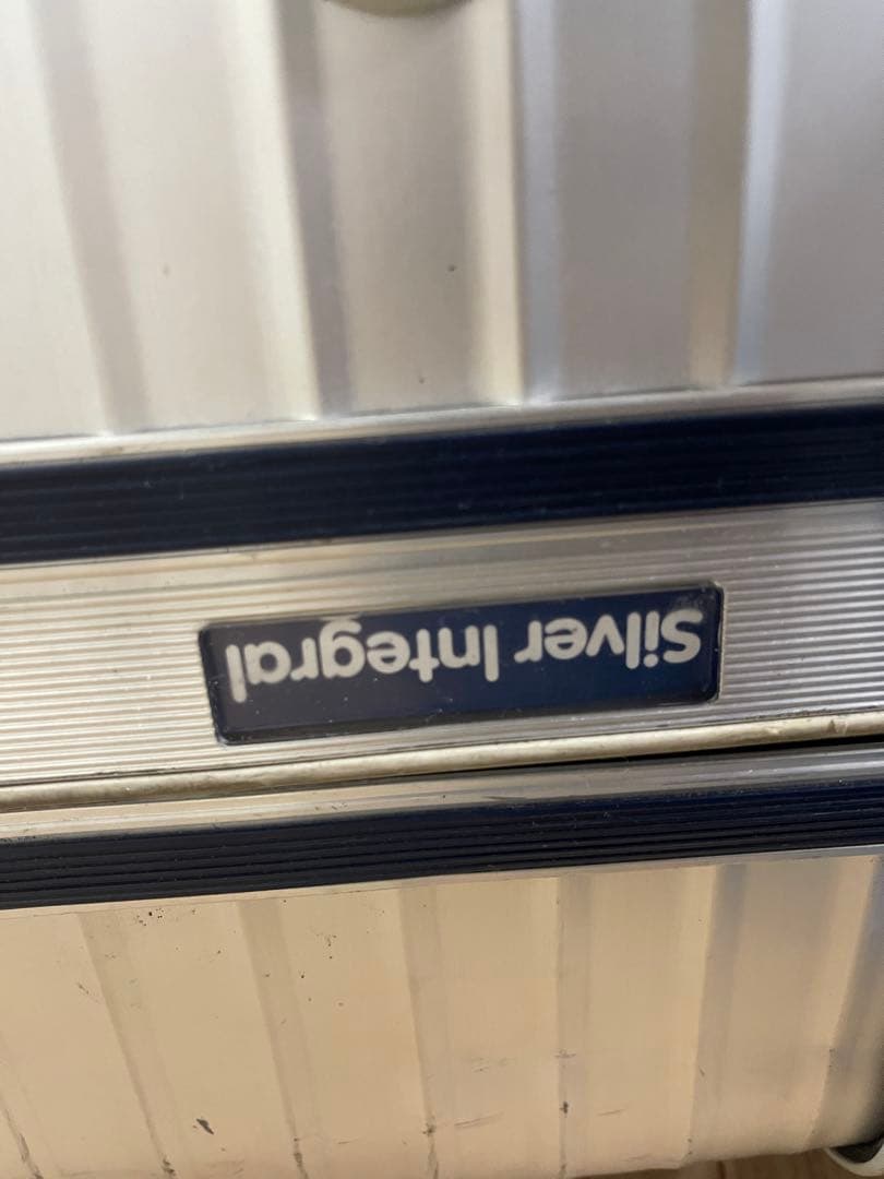 リモワ　シルバーインテグラル4輪トロリー78リットル