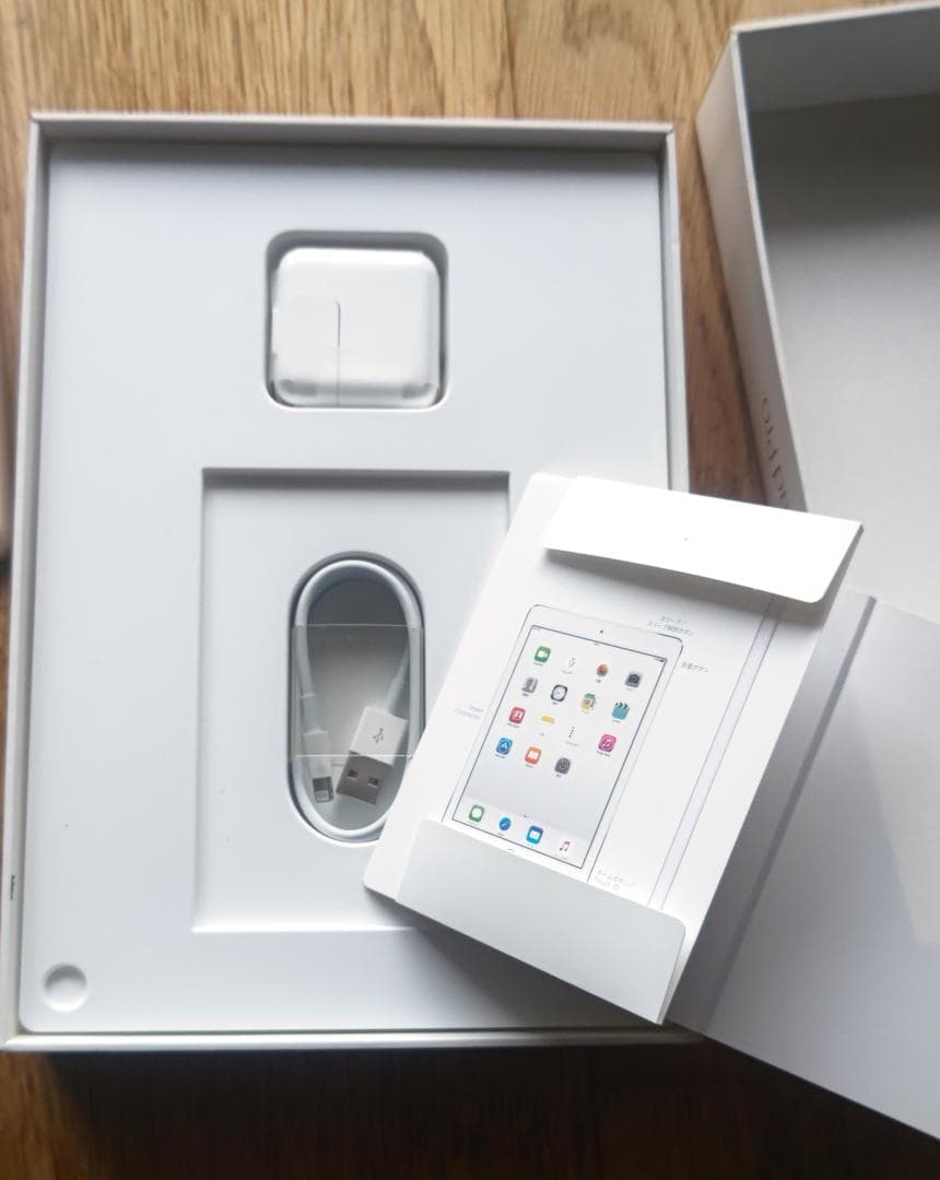 iPad (第5世代)9.7インチ 32GB WiFiセルラーモデル　美品