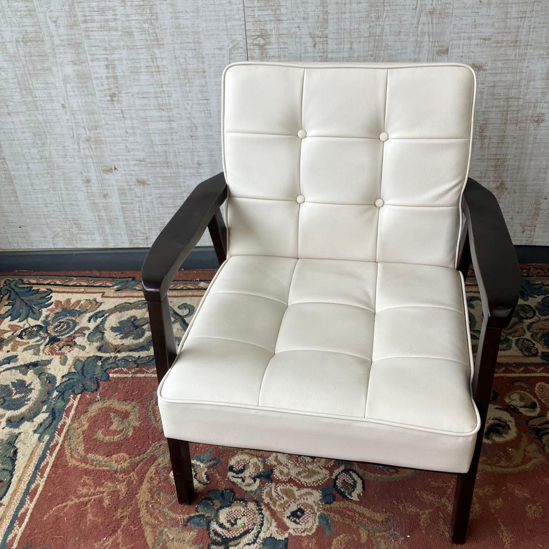 北欧レトロ 木製フレーム アームチェア 一人掛けソファー ロビーチェア ホワイト