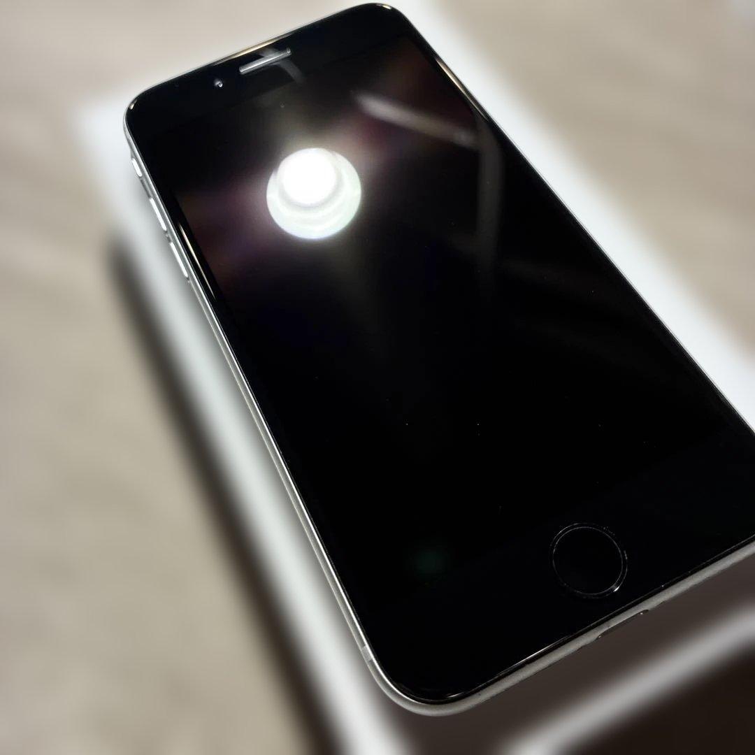 ★美品★ Apple iPhone SE 第2世代 ホワイト 64GB 本体