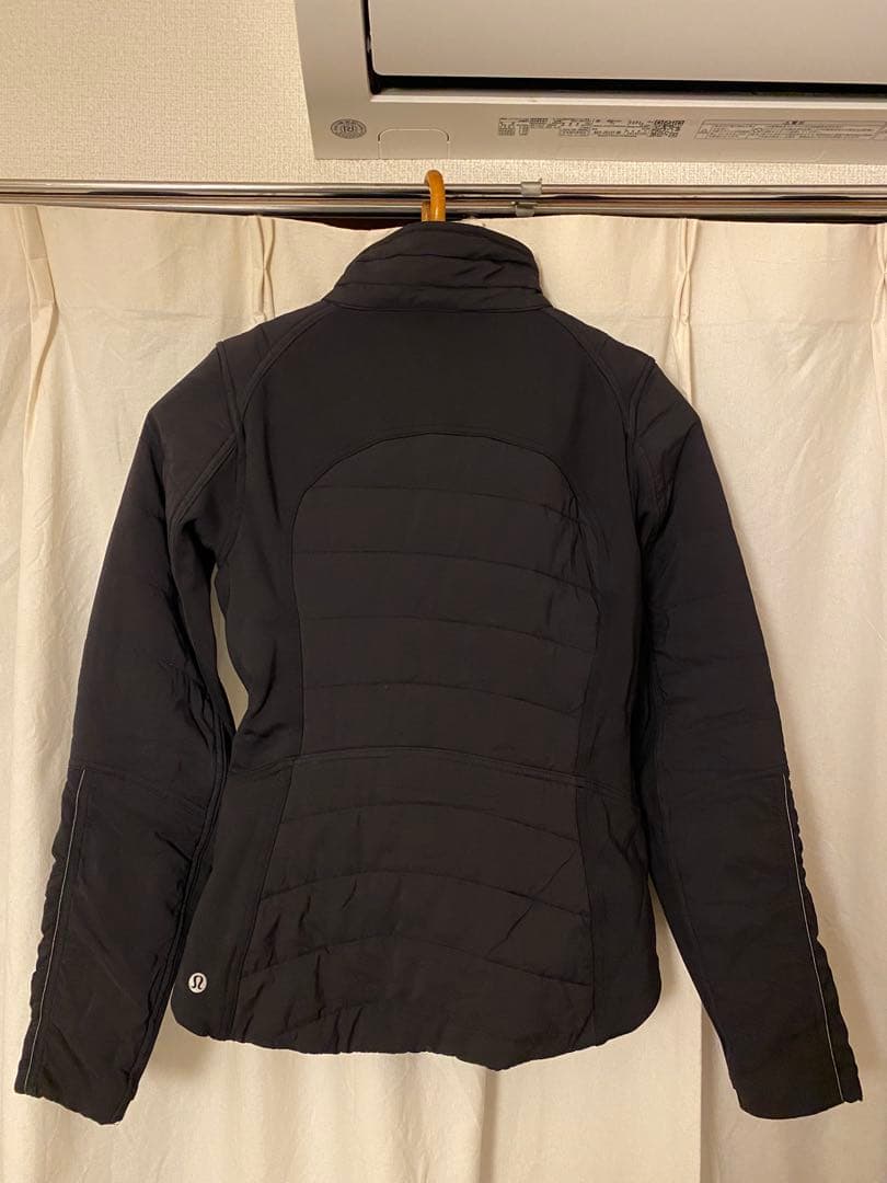 ルルレモン　lululemon ダウンジャケット