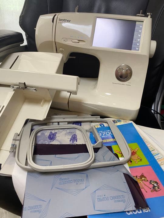 刺繍ミシン　ブラザーミシン　D-9700F