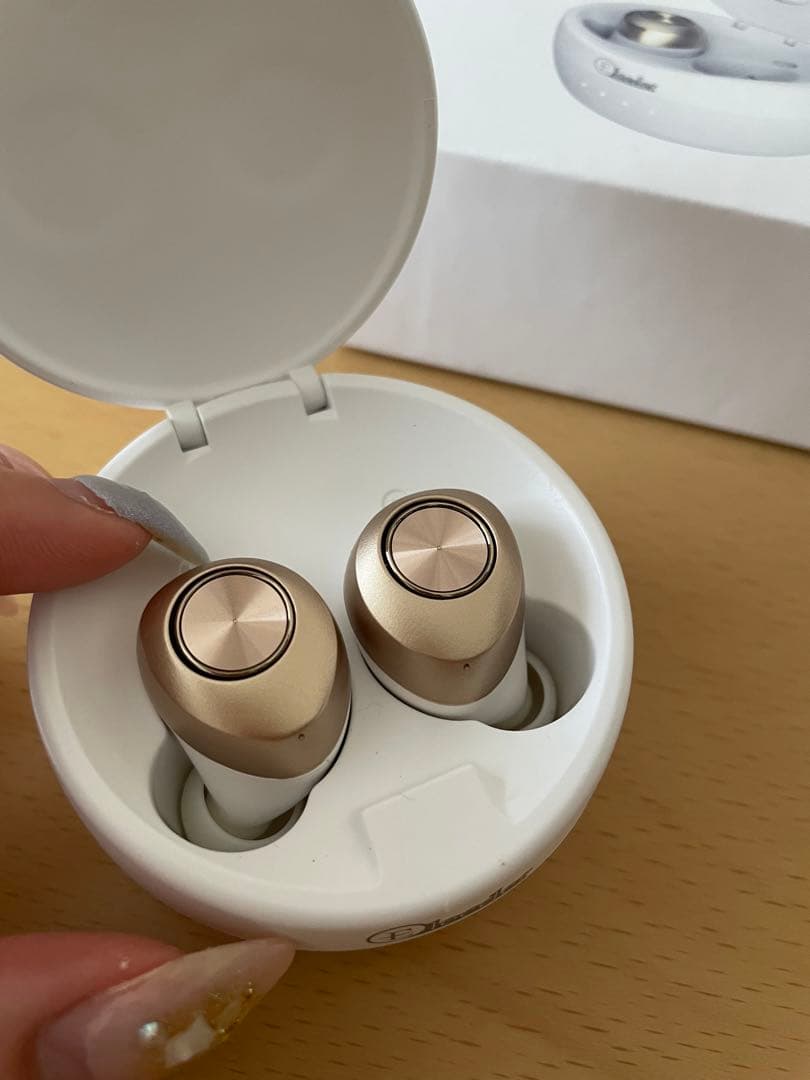 【美品】ワイヤレスイヤホン ゴールド
