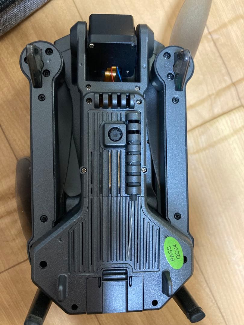 ドローン　ドローンカメラ付き　小型　ケース付き　ラジコン