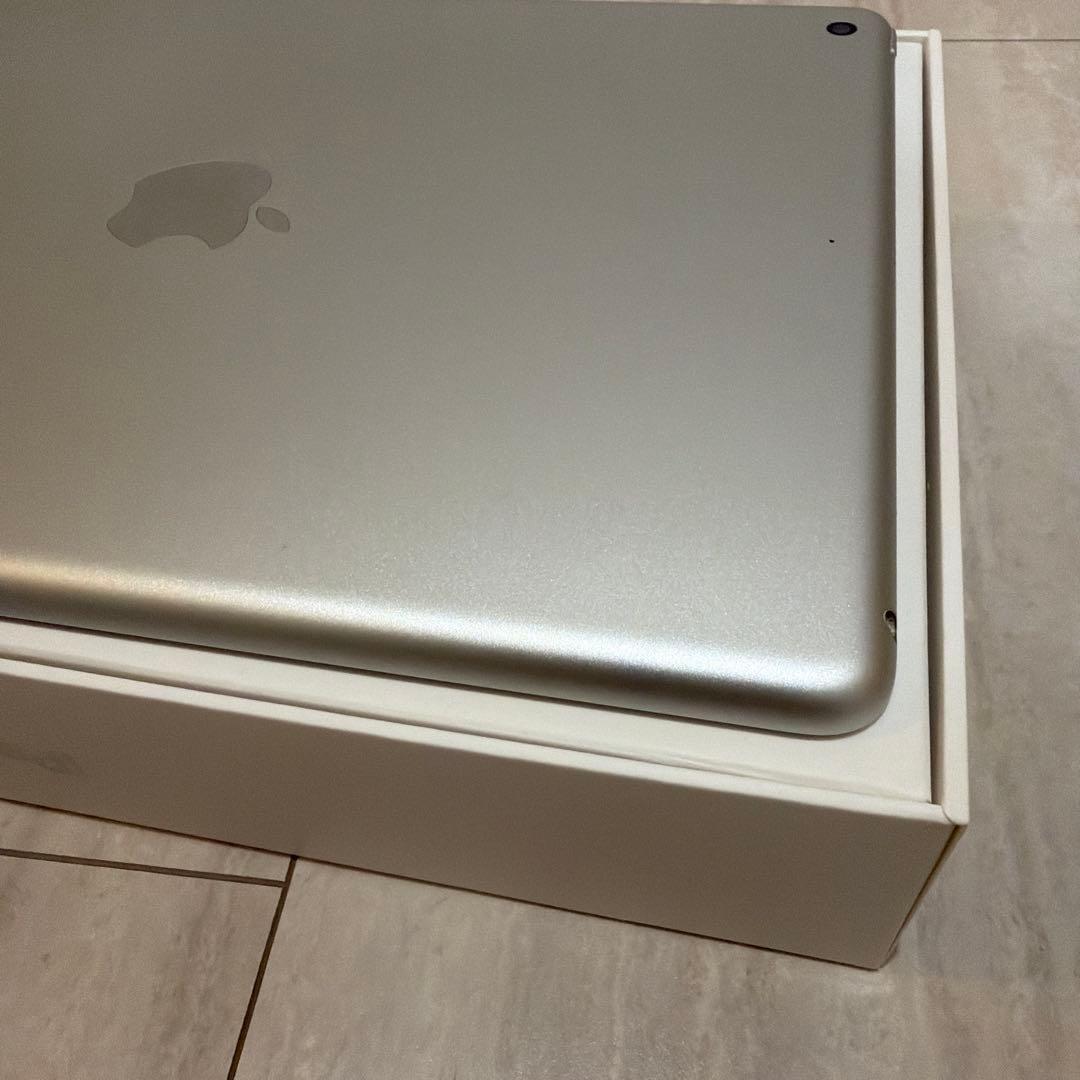 Apple iPad (第9世代) Wi-Fi 64GB シルバー 本体