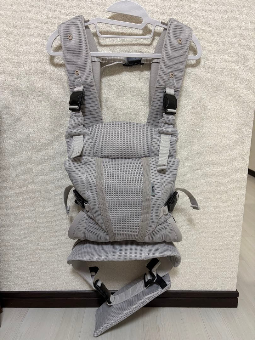 アップリカ　ラクリスAB　ホワイトアッシュ　抱っこ紐