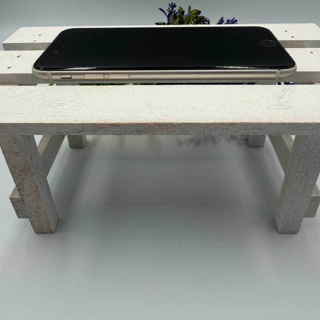 iPhone SE第3世代 64GB スターライト 249