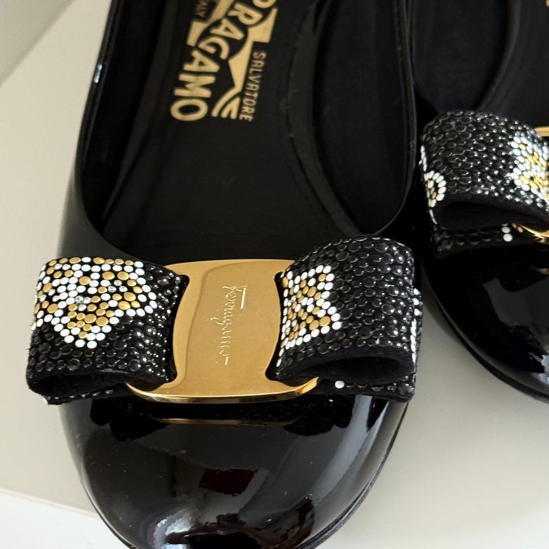 Ferragamo IVREA ラインストーンパンプス