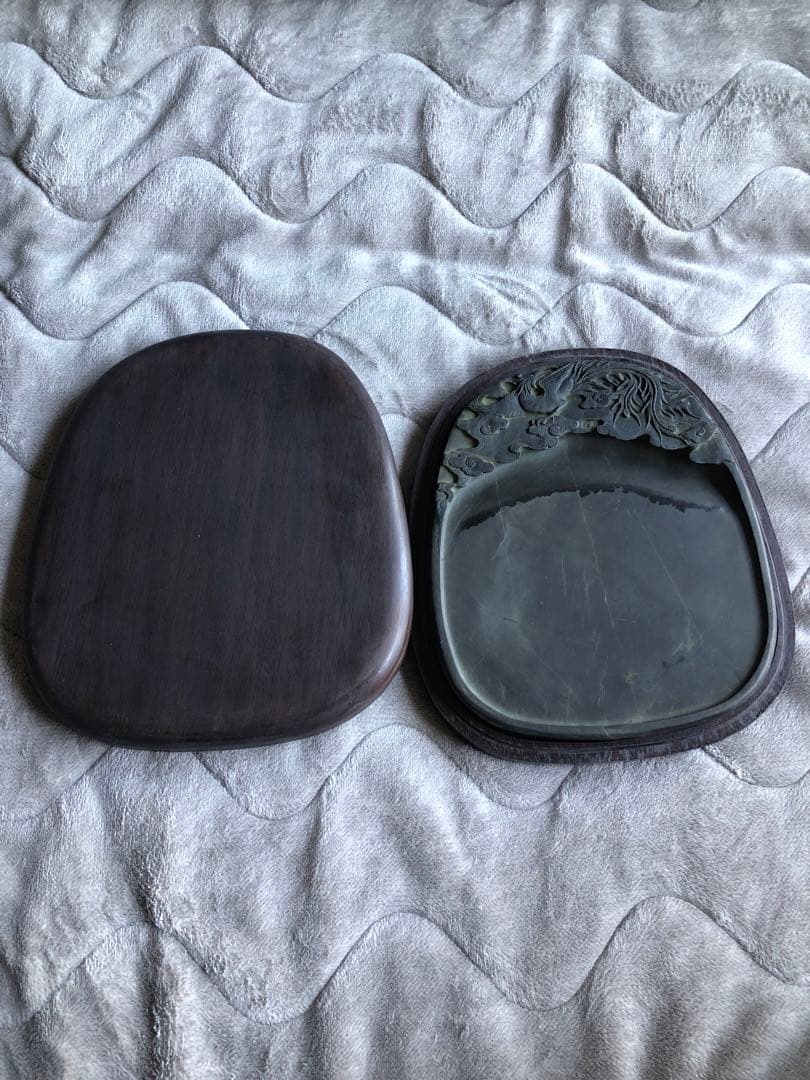 端渓硯 ◆老坑水巖・魚脳砕凍・胭脂暈・金綫の極美石◆坑仔巖旧坑◆唐木箱◆9.5吋