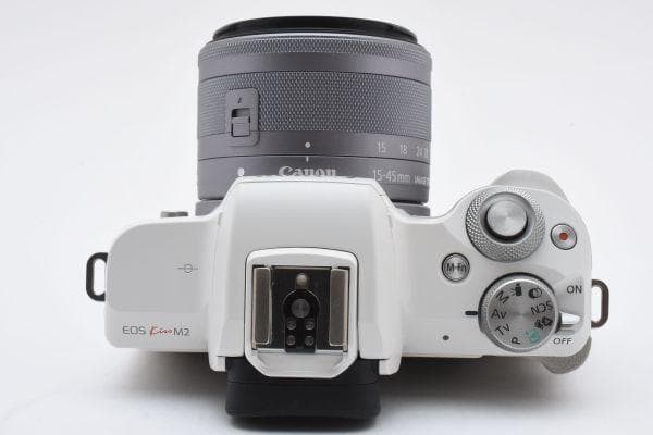 【ほぼ新品】キャノン Canon EOS kiss M2 レンズキット