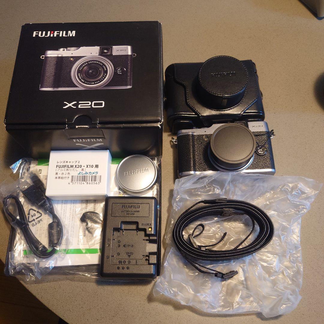 富士フイルム (FUJIFILM) X20 シルバー