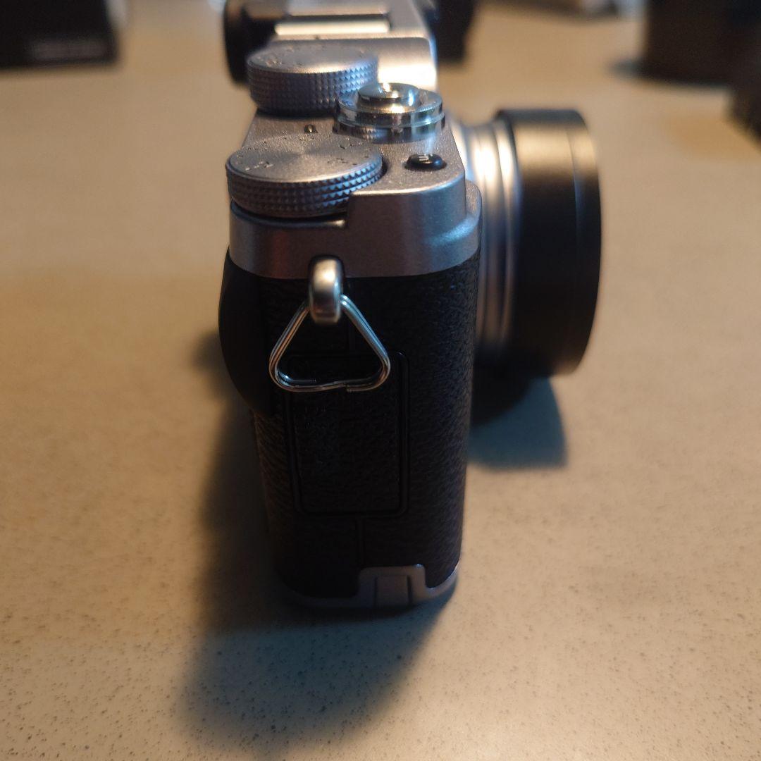 富士フイルム (FUJIFILM) X20 シルバー