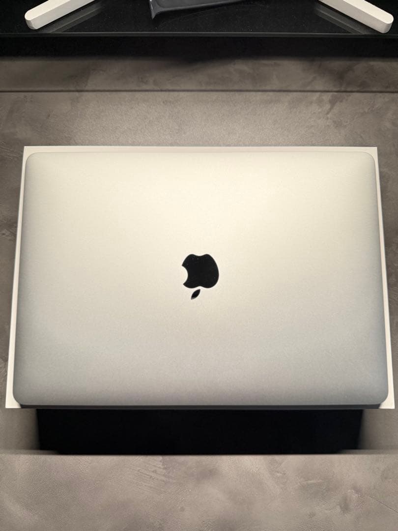 【美品】MacBook Air M1シルバー