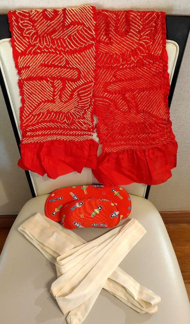 １回使用 7才 七五三 正絹&金刺繍の着物 帯 長襦袢 帯揚 帯板 帯枕 腰紐