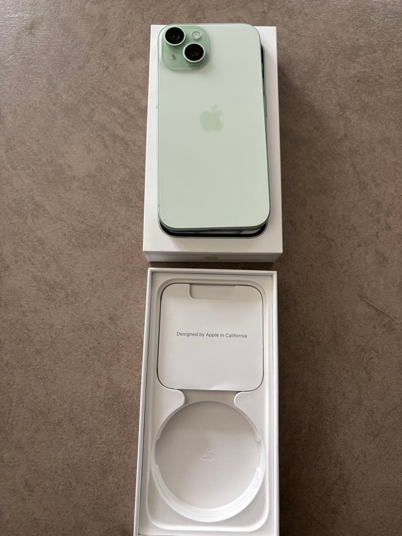 Apple iPhone 15 128GB グリーン　本体