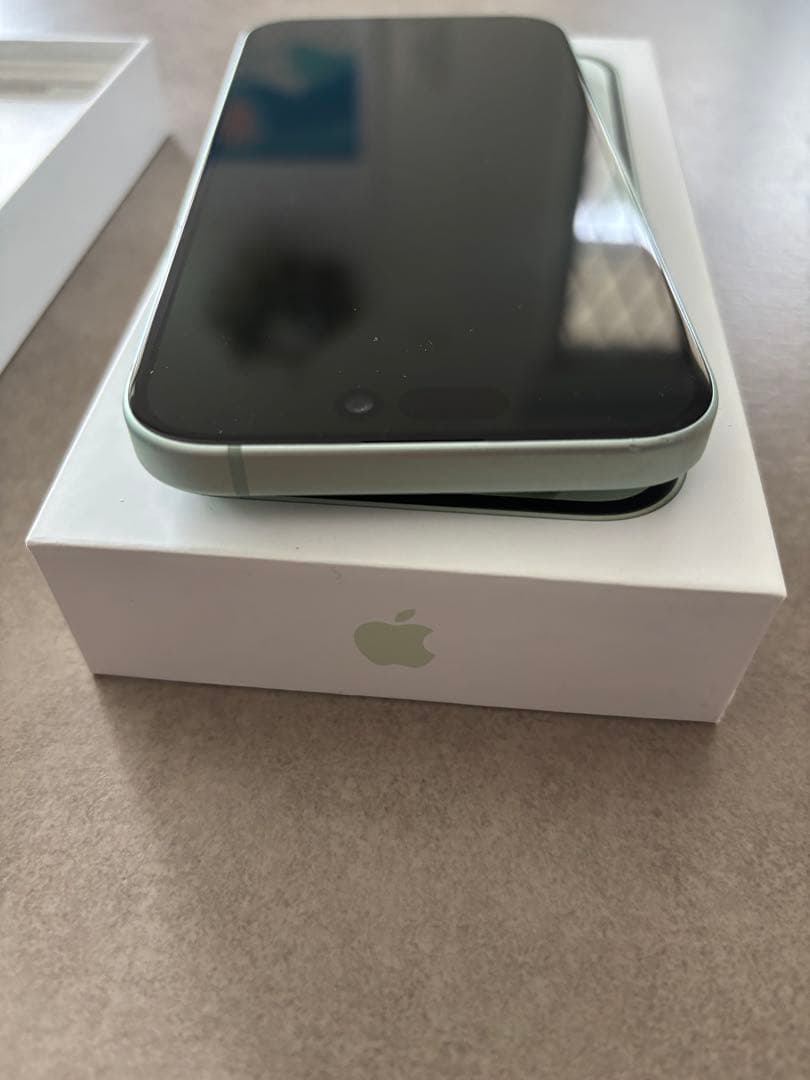 Apple iPhone 15 128GB グリーン　本体