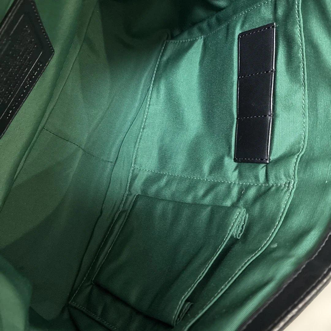 COACH　シグネチャー　内側グリーン　メッセンジャーバック　ショルダーバック