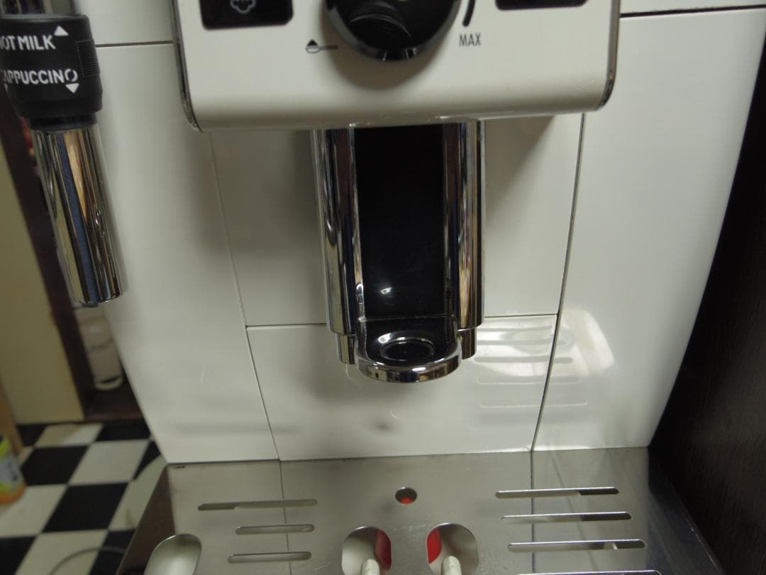 DeLonghi Magnifica S ECAM2310WNエスプレッソマシン