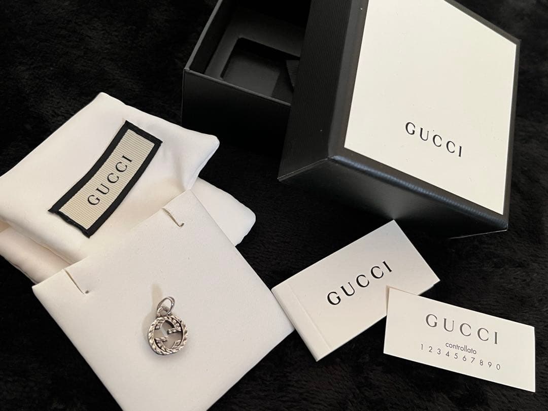 GUCCI ネックレスメンズ シルバー ネックレストップ