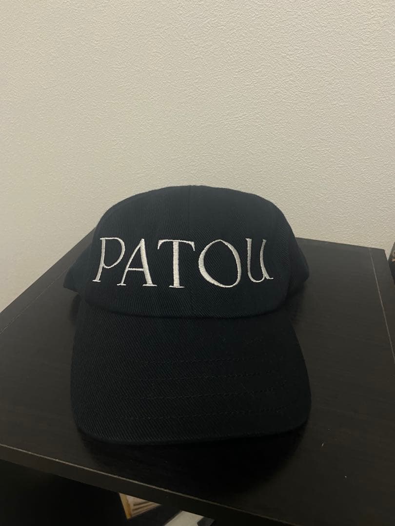 PATOU ブラック刺繍ロゴ コットンキャップ