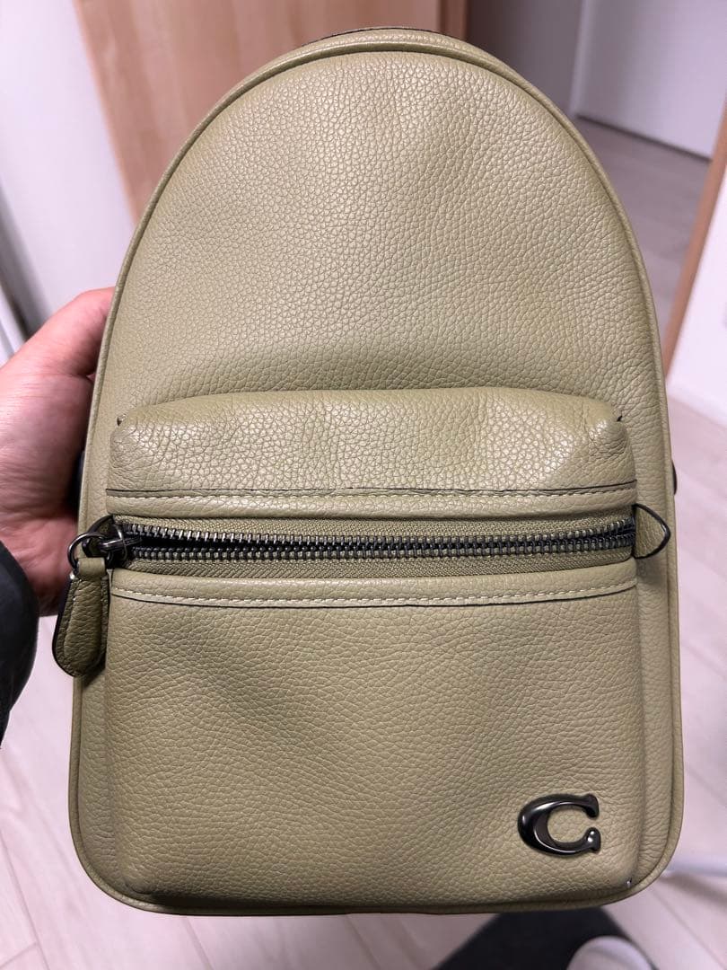 オリーブグリーン バックパック