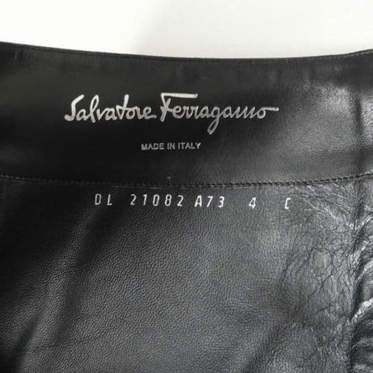 美品 サルヴァトーレ フェラガモ ロングブーツ ガンチーニ 黒 4C 本革