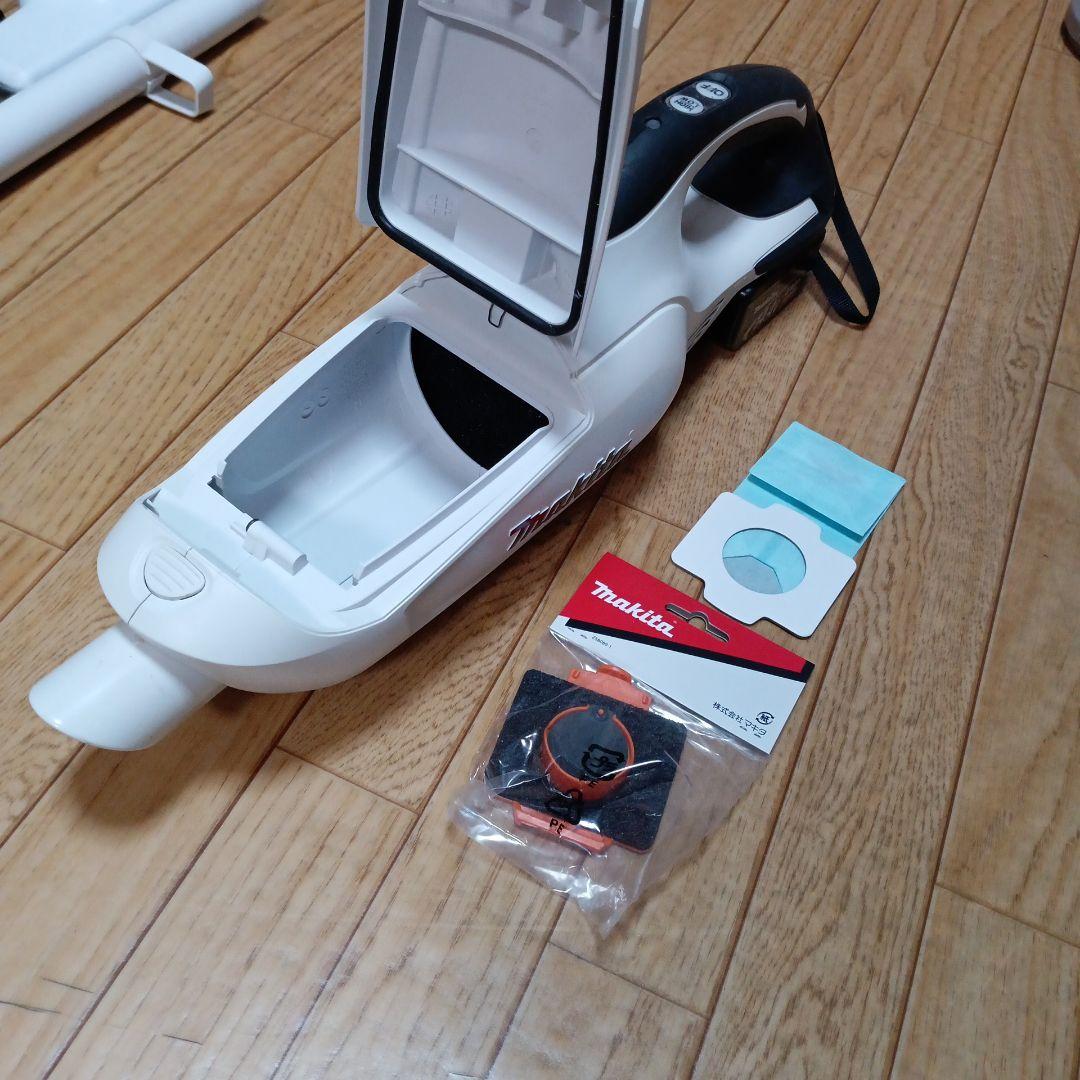 マキタ14.4V充電式クリーナCL142FD 純正バッテリー、急速充電器付