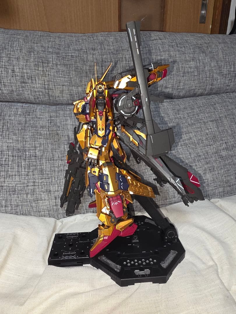 神馬模型　1/100相当　黄金武士 ダイキャストフレーム　海外製プラモデル