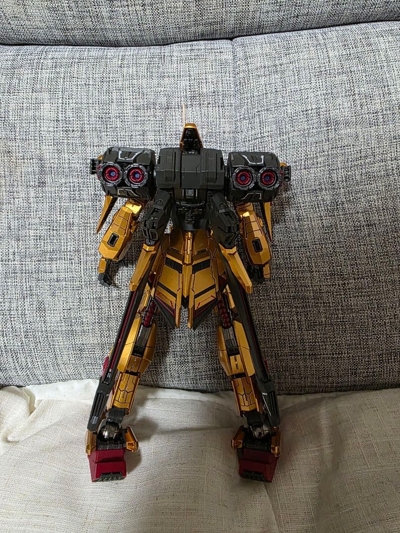 神馬模型　1/100相当　黄金武士 ダイキャストフレーム　海外製プラモデル