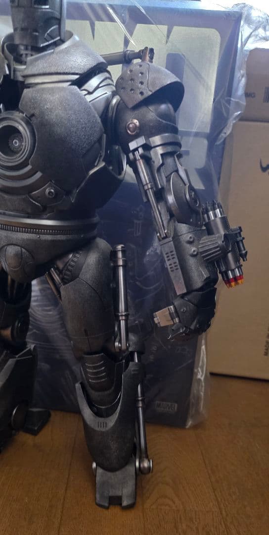 hottoys 『アイアンマン』１／６スケールフィギュア　アイアンモンガー