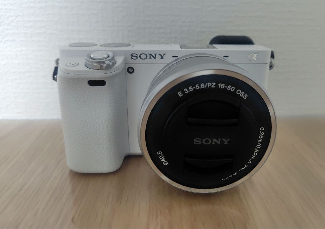 SONY　α6000　パワーズームレンズキット　ILCE-6000L　ホワイト