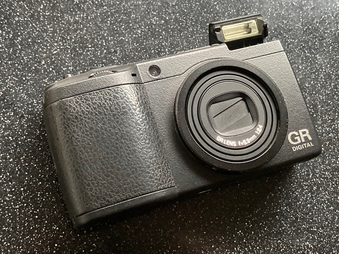 大人気！　CCDセンサー機　RICOH GR DIGITAL Ⅱ 実用機に！