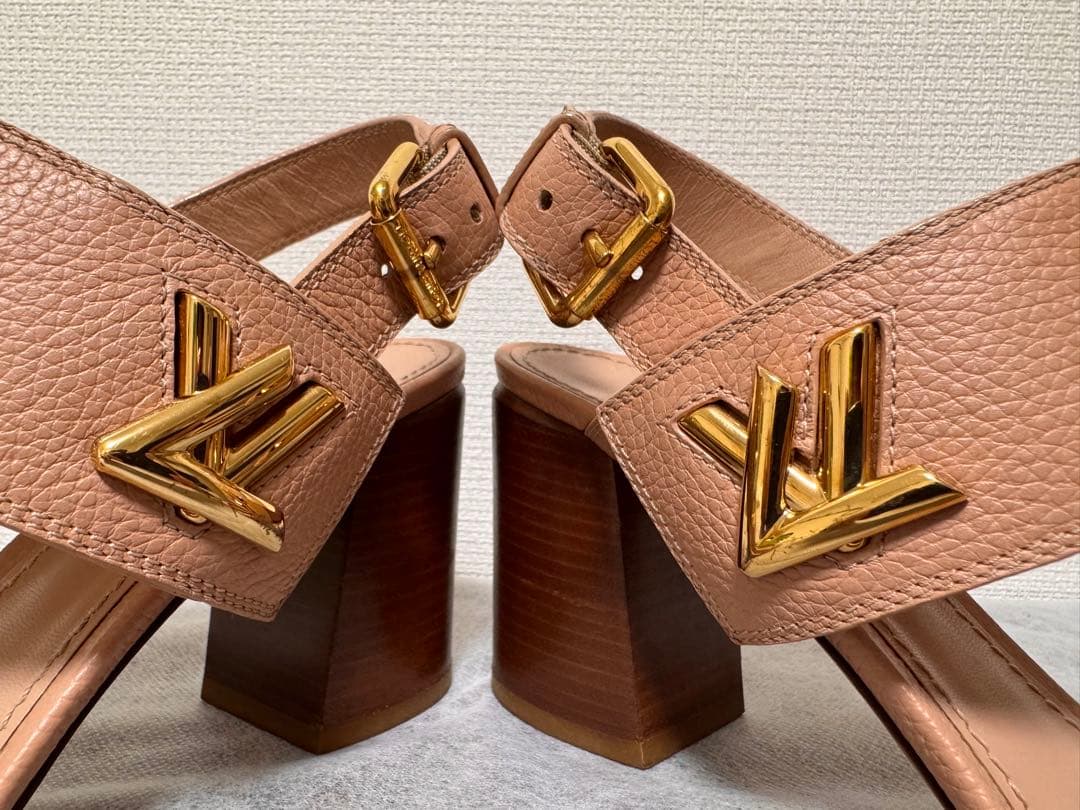 LOUIS VUITTON ホライズンライン　サンダル　ピンクベージュ 25cm