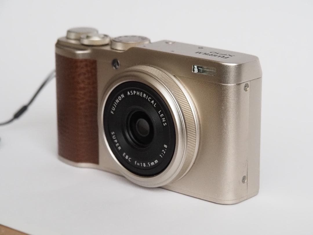 Fujifilm XF10ゴールド コンパクトデジタルカメラ