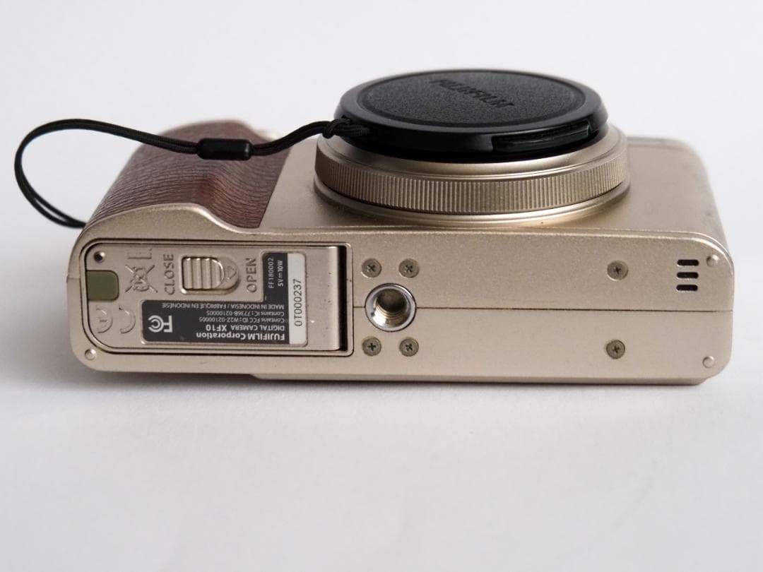 Fujifilm XF10ゴールド コンパクトデジタルカメラ