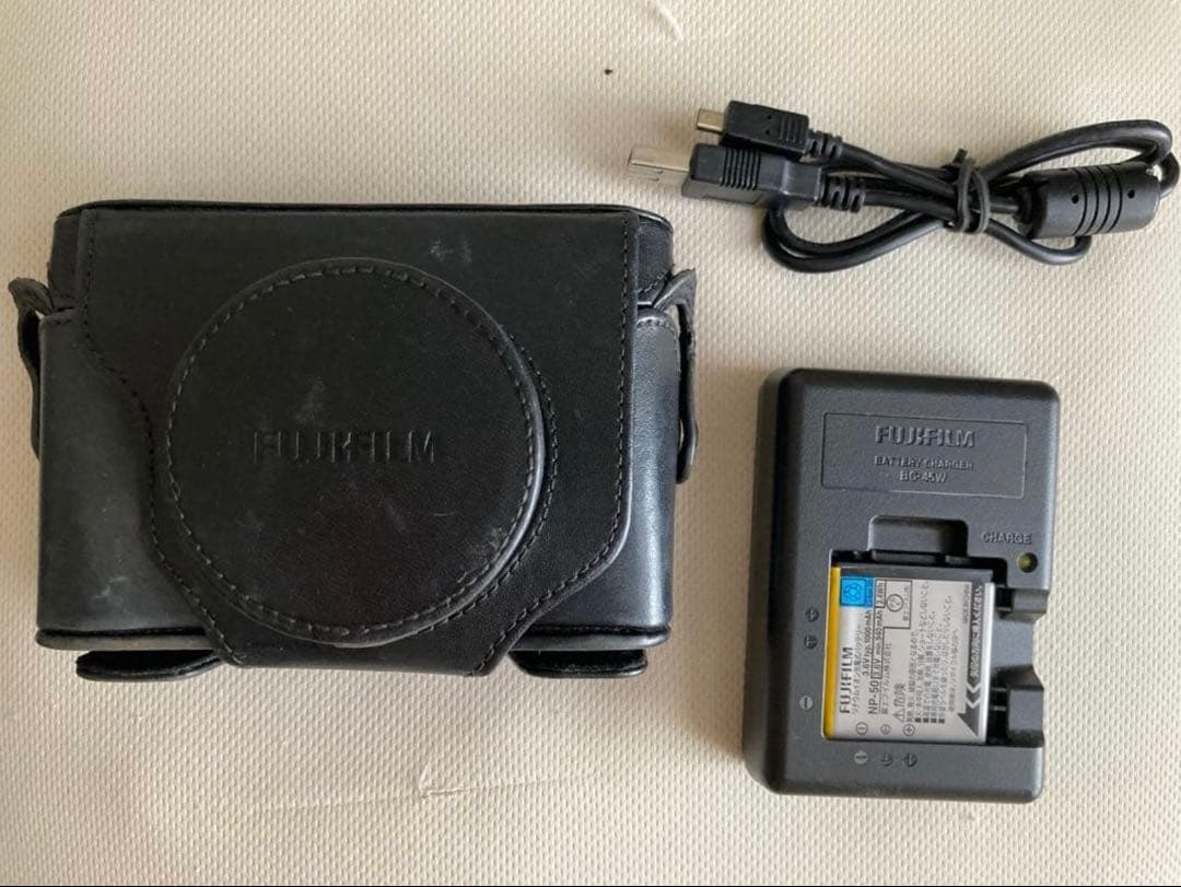 Fujifilm X10コンパクトデジタルカメラ 純正革カバー