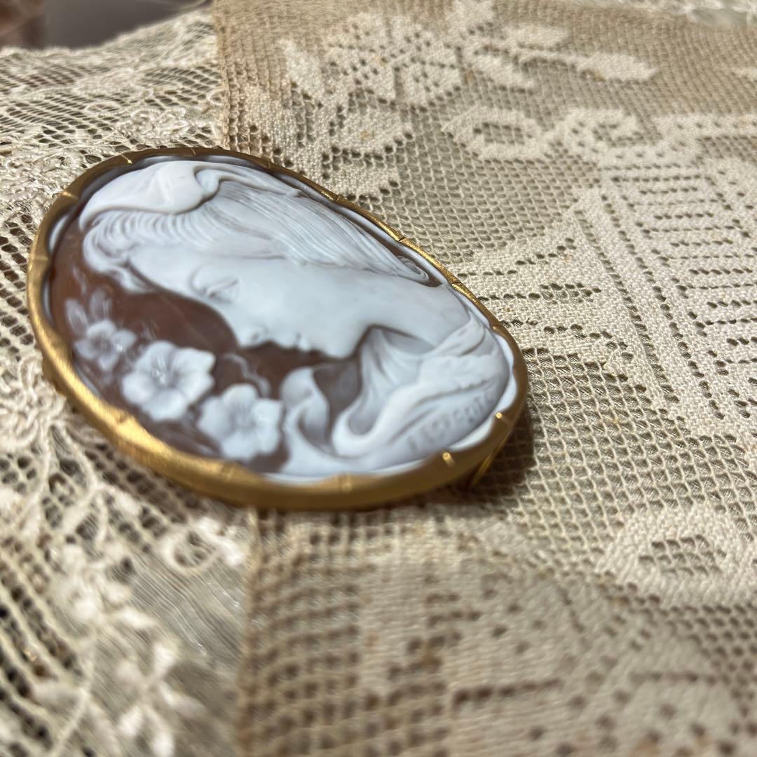 新品未使用イタリアチョコカメオのブローチ
