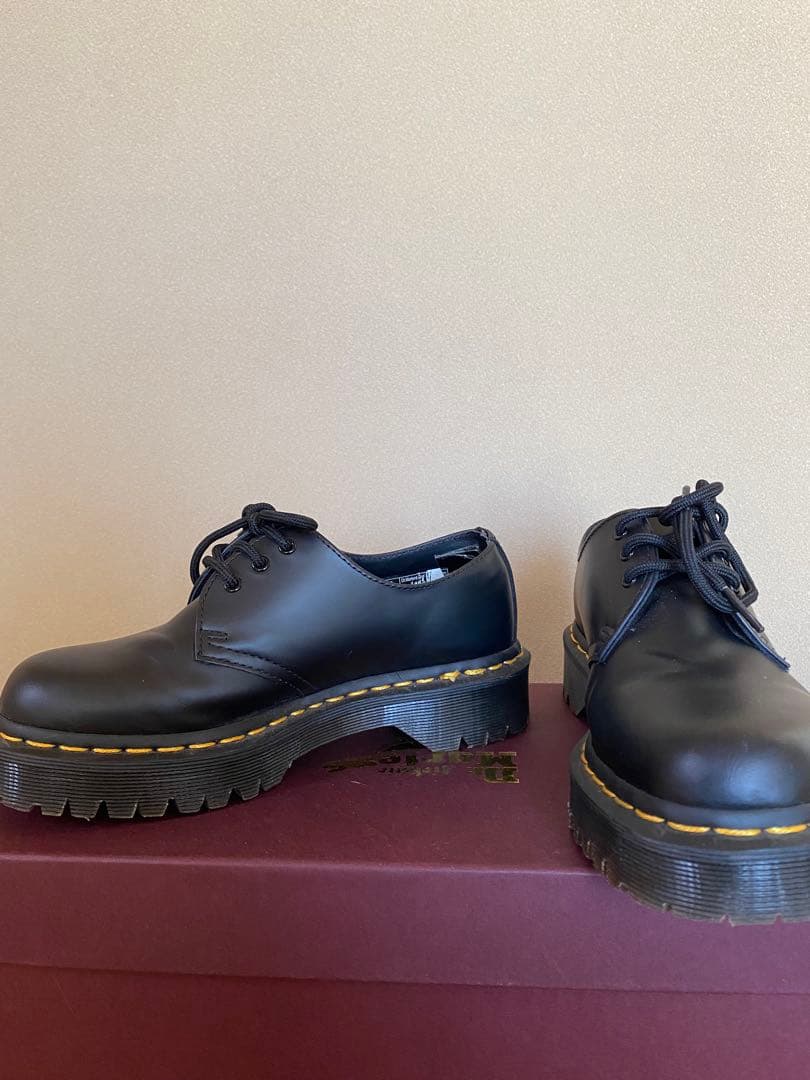 美品ドクターマーチン 1461 3ホール EU37（23cm）