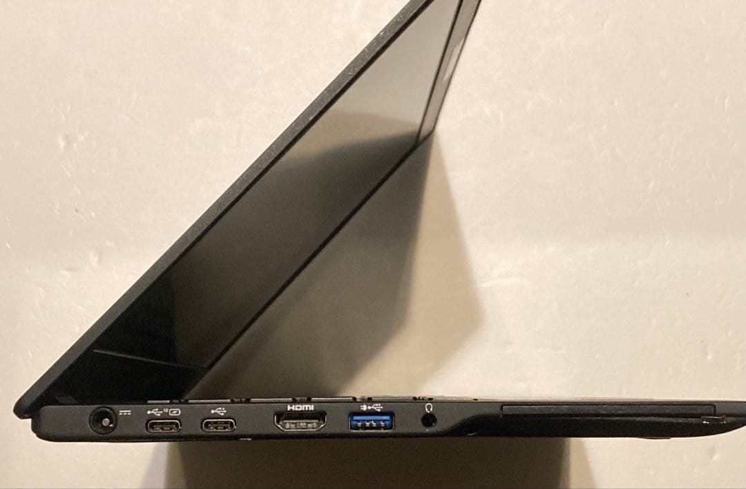 富士通 U9310/D Core i5-10310U 10世代　Mem8GB